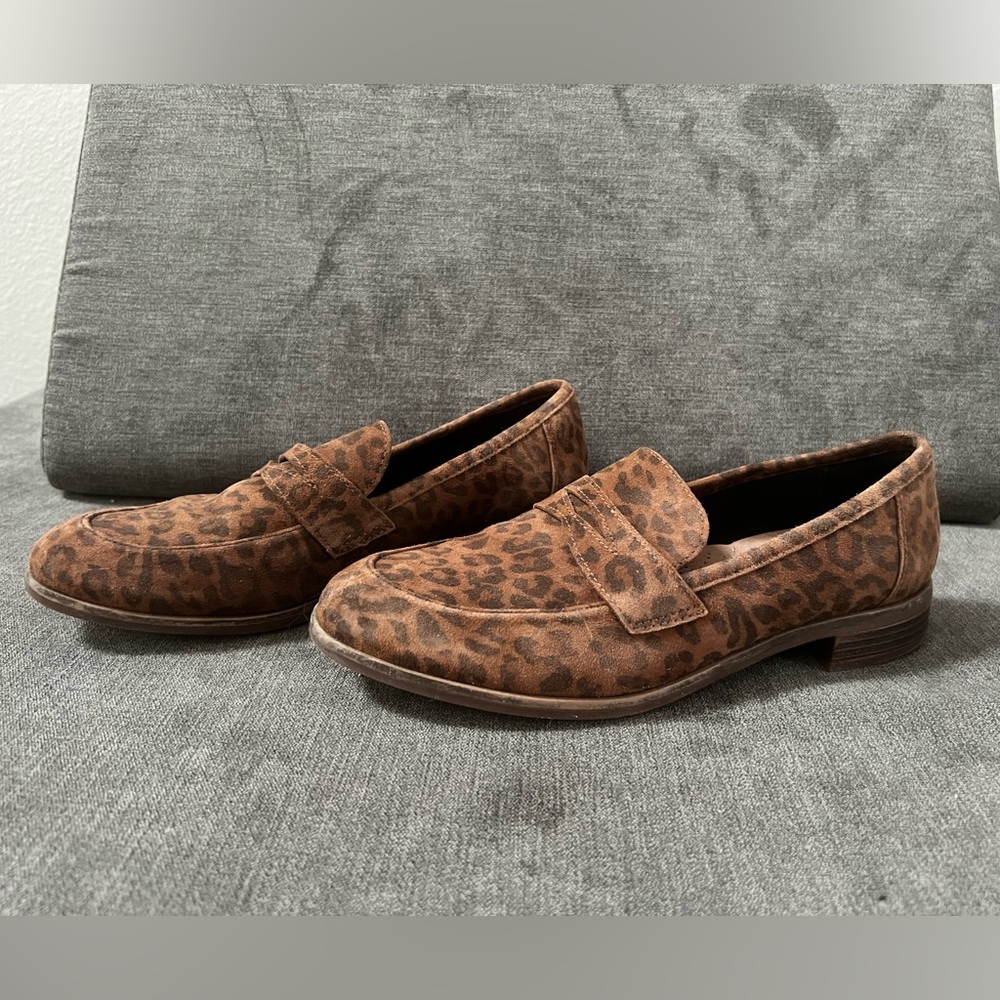 Clarks Womens Trish Rose Loafer Leopard Print Brown Slip On‎ 7.5